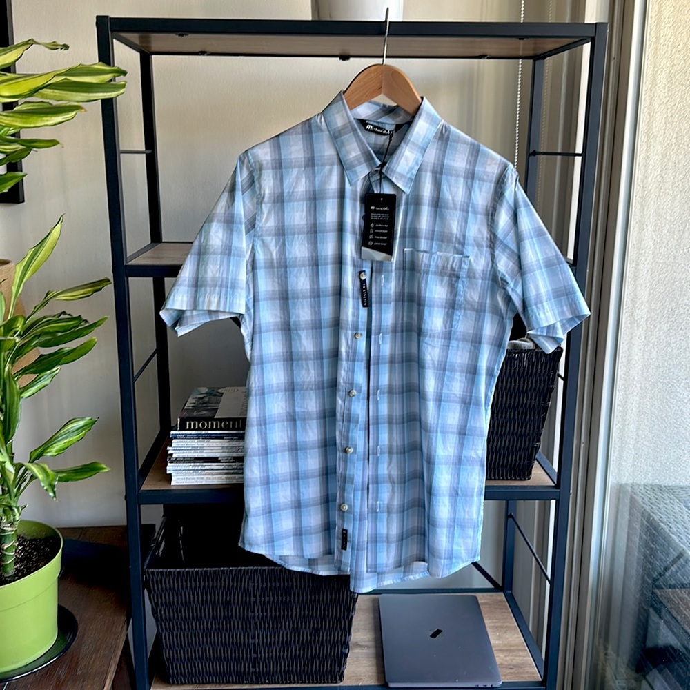 Travis Matthew M short sleeve button-down. NWT